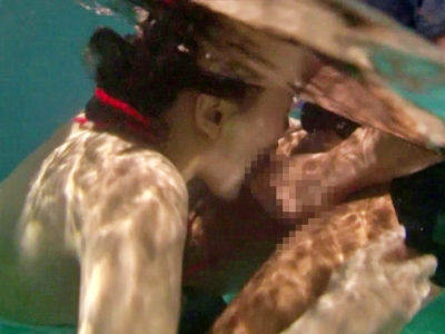 プールでリモバイレイプ♥水中で無理やり犯されるｗ野外で露出させてビキニ美女との言いなりレイプを撮影ｗ